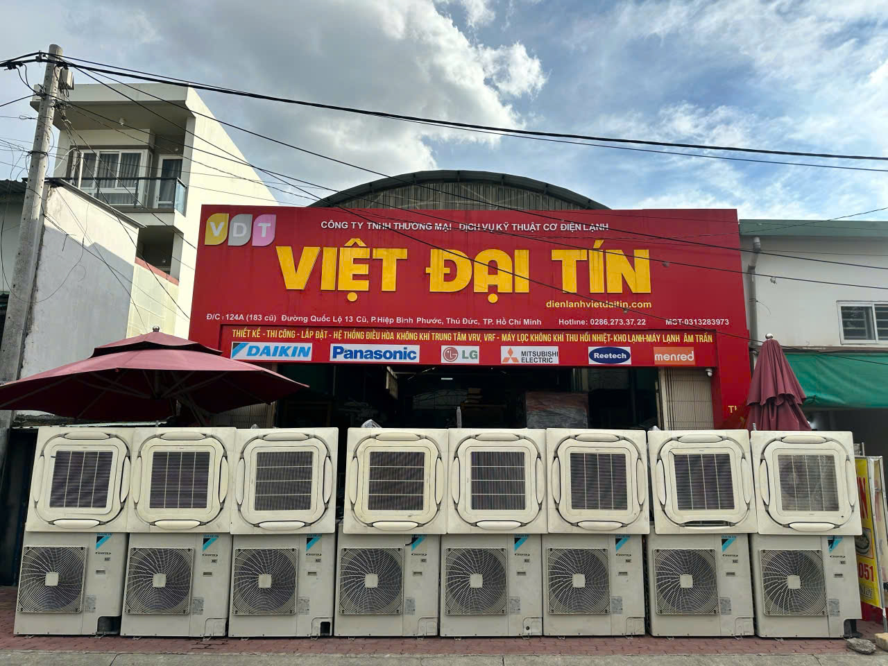 Máy lạnh âm trần Daikin